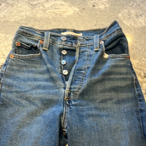 Levi's Women's Ribcage Boot Jeans - Picture 5 of 5